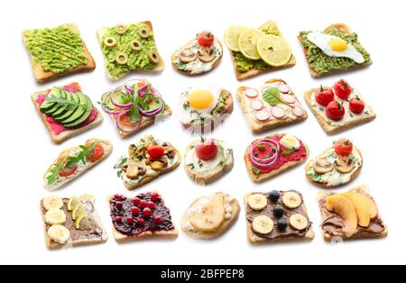 Leckere Sandwiches auf weißem Hintergrund Stockfoto