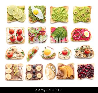 Leckere Sandwiches auf weißem Hintergrund Stockfoto