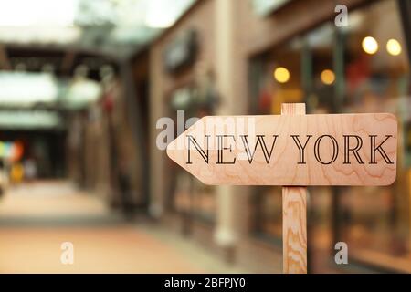 Auf der Straße Richtung New YORK. Konzept der Reise in die USA Stockfoto