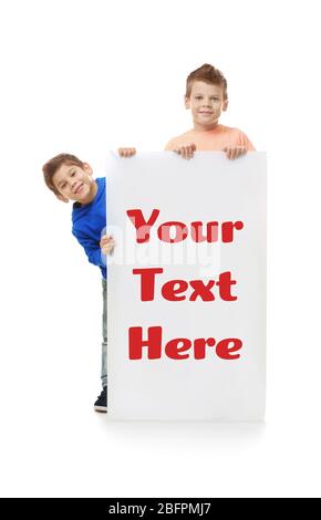 Nette Kinder und Poster mit Platz für Text auf weißem Hintergrund Stockfoto