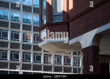 Elevation Fassade Fenster Ecke Stein Ziegelstein Architekturdetail Gerrard Place, London W1 Stockfoto