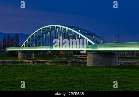 Die Eisenbahnbrücke über die Sava in Zagreb Stockfoto
