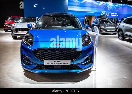 Brüssel, Belgien, Jan 2020 Ford Puma Ecobost Hybrid, Brussels Motor Show, moderner, glänzender Subcompact Crossover SUV der Ford Motor Company Stockfoto