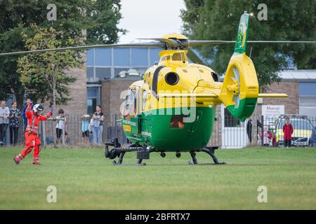 Hampshire und Isle of Wight Air Ambulance - Airbus H135 G-HIOW in Basingstoke, Großbritannien Stockfoto