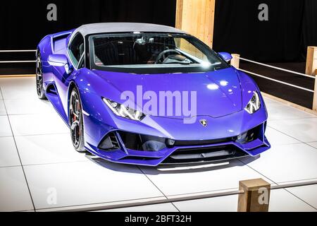 Brüssel, Belgien, Jan 2020 Lamborghini Huracan Evo Spyder auf dem Brussels Motor Show, Supersportwagen des italienischen Automobilherstellers Lamborghini Stockfoto