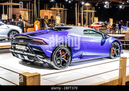 Brüssel, Belgien, Jan 2020 Lamborghini Huracan Evo Spyder auf dem Brussels Motor Show, Supersportwagen des italienischen Automobilherstellers Lamborghini Stockfoto