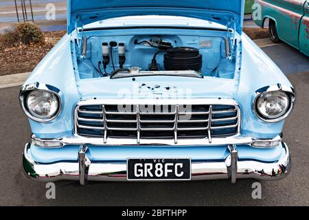 Automobile / Australien hergestellt 1960 FC Holden Special Sedan auf einer Automobilausstellung in Melbourne Victoria Australien ausgestellt. Stockfoto