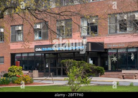 NEW YORK, NY - APRIL 19: Der Campus des Coler Hospital auf Roosevelt Island wird inmitten der Coronavirus-Pandemie (Covid-19) am 19. April 2020 in New York gesehen Stockfoto