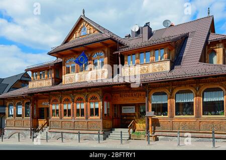 Restaurant Villa Slimak, Holzhaus im Zakopane-Stil, Zakopane, Tatra, Kleinpolen, Polen Stockfoto