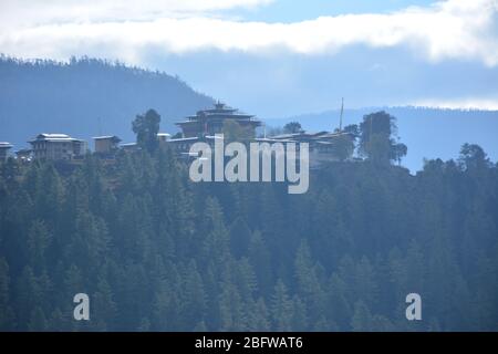 Das buddhistische Kloster Gangtey (Gangteng) Nyingmapa in Bhutan stammt aus dem Jahr 1613. Stockfoto