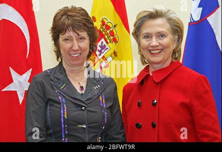 2009 - Außenministerin Clinton trifft sich mit dem Hohen Vertreter der EU für Außen- und Sicherheitspolitik Stockfoto