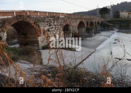 Benevento - Ponte Leproso sul Fiume Sabato Stockfoto