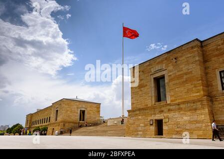 Ankara, Türkei - 24. Juli 2018: Touristen besuchen Atatürk Mausoleum, Anitkabir, monumentale Grab von Mustafa Kemal Atatürk Stockfoto