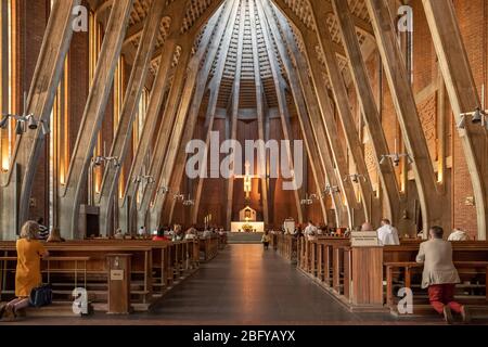 Heilige Messe in der Kirche des heiligen Dominikus in Warschau Stockfoto