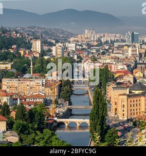 Blick auf das historische Zentrum von Sarajevo in BiH Stockfoto