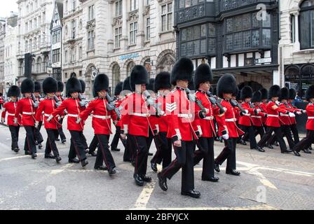 Ehemalige Premierministerin Margaret Thatcher Trauerprozession März auf Fleet Street, London Stockfoto