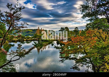 Kasumi Teich, Kenroku-en Garten in Kanazawa, Japan. Stockfoto