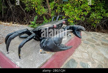 April 1,2020 - Pranburi, Thailand; das Waldparkschild Pranburi in Pranburi, das einen schönen Mangrovenpfad hat. Stockfoto