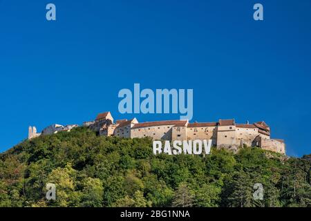 Rasnov Zuflucht Burg, 13. Jahrhundert, auf dem Hügel über der Stadt Rasnov, Brasov County, Siebenbürgen, Rumänien Stockfoto