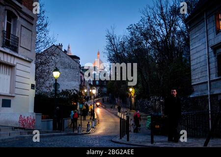 Kuppel und Glockenturm der Basilika Sacré-Coeur, Montmartre, Paris, Frankreich. Stockfoto