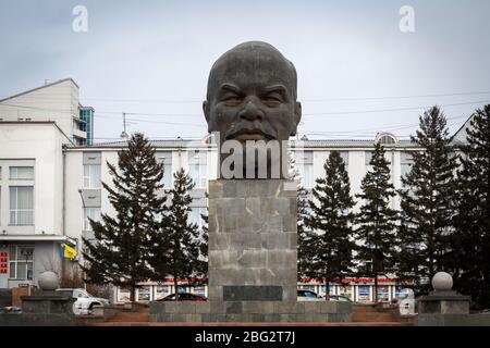 09/03/2020 Ulan Ude, Sibirien, Russland : Ulan ude, die Hauptstadt der Burjatien in Sibirien, Russland. Das größte Kopfdenkmal des sowjetischen Führers Wladimir L. Stockfoto