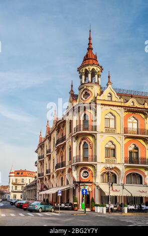 Hotel Astoria, 1906, eklektisch, meist Jugendstil, bei Piata Regele Ferdinand (König Ferdinand Platz) in Oradea, Crisana Region, Rumänien Stockfoto