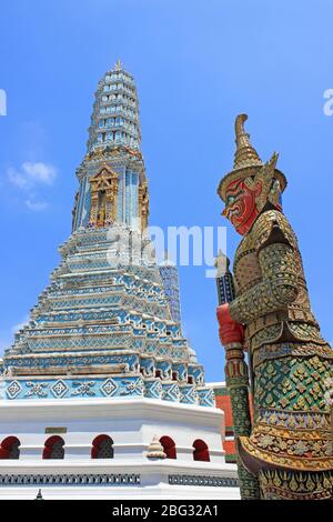 Dämonenwächter 'Yaksha' genannt Thotsakhirithon von Wat Phra Kaew, Grand Palace Bangkok Thailand Stockfoto