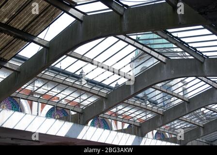 Ziegelbau Covered Market Concrete Smithfield Poultry Market, Farringdon, City of London EC1A von T. P. Bennett & Son Stockfoto