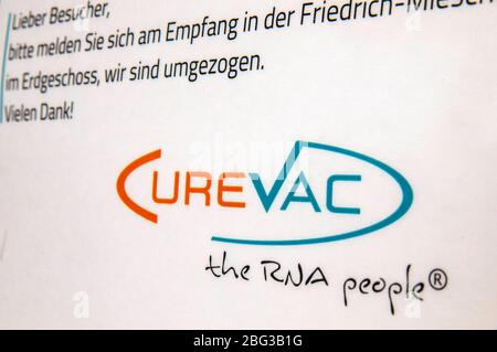 Tübingen, Deutschland. April 2020. Hoffnung auf den Impfstoff gegen das Corona-Virus vom Tubinger Pharmaunternehmen CureVac AG. Tübingen, 19. April 2020 Quelle: dpa/Alamy Live News Stockfoto