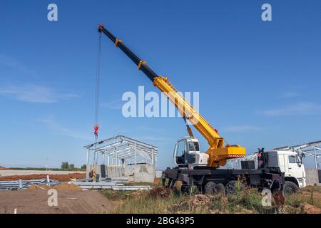 Sonderausstattung auf einer Baustelle. Schwere Maschinen Stockfoto