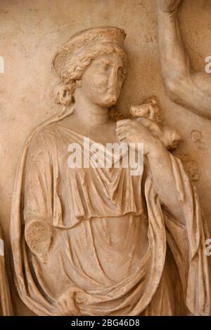 Monumentaler Altar. 42-43 N. CHR. Kaiserliche Familie, Julio-Claudian. Relief von Livia Drusilla, Gattin von Augustus (als Venus). Ravenna. Italien Stockfoto