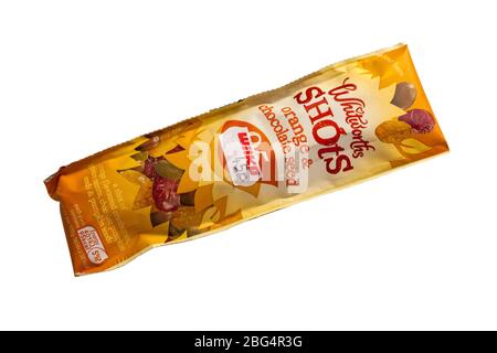 Packung Whitworths Shots Orange & Chocolate Seed - ein Schuss Cranberries mit Orangengeschmack, goldene Rosinen, Schokolade Kürbiskerne & Kürbiskerne Stockfoto