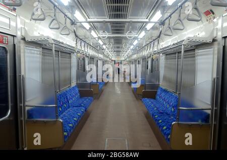 Leerer Zug Waggon am Abend im Bahnhof Kota. Stockfoto