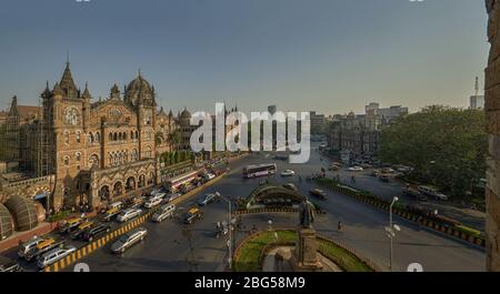 06 Nov-2008 Victoria Terminus VT jetzt Chhatrapati Shivaji Terminus CSMT Bahnhof ,vom BMC Gebäude Bombay Mumbai , Maharashtra , Indien UNESCO W. Stockfoto