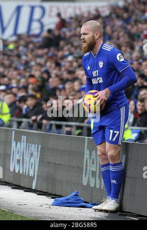 CARDIFF, WALES Aron Gunnarsson aus Cardiff City während des Premier League-Spiels zwischen Cardiff City und Southampton im Cardiff City Stadium, Cardiff am Samstag, den 8. Dezember 2018. (Quelle: Mark Fletcher, Mi News) Stockfoto