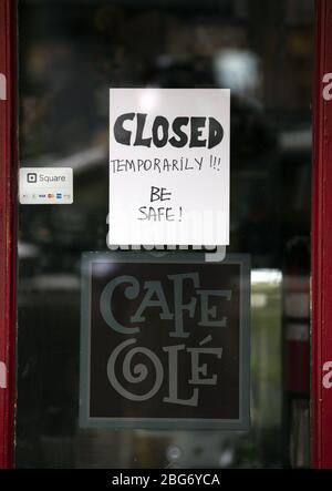 Annapolis, Usa. April 2020. Ein Café ist nach der COVID-19-Pandemie in Annapolis, Maryland, am Montag, den 20. April 2020 geschlossen. Foto von Kevin Dietsch/UPI Stockfoto