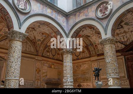 Florenz Italien 23. Februar 2020: Innenraum des Palazzo Vecchio Sitz des stadtrates von Florenz mit seinen wunderbaren Werken der antiken Kunst Stockfoto