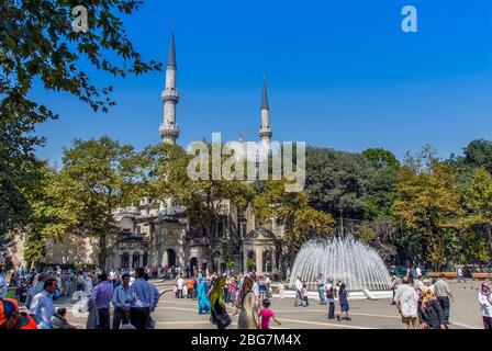 Eyup, Istanbul, Türkei, 01. September 2007: Eyup Sultan Moschee, Fatih Sultan Mehmet 1458, Mimarsinan Stockfoto