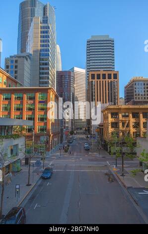 Die Innenstadt von San Francisco ist während der Sperrung der Stadt für COVID-19, April 2020, Kalifornien, USA, praktisch leer. Stockfoto