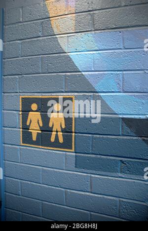 Toilettenschild im Brisbane Powerhouse, New Farm, Brisbane, Queensland, Australien. Stockfoto