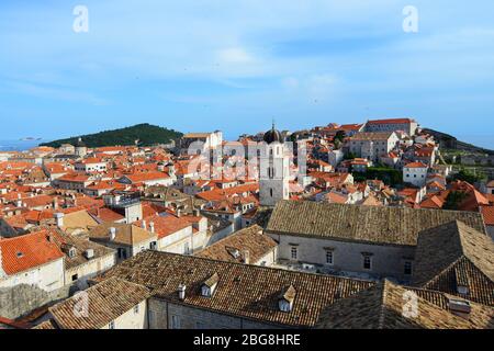 Die Franziskanerkirche und das Kloster in der Altstadt von Dubrovnik, Kroatien. Stockfoto