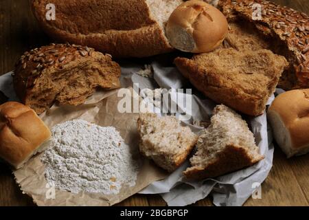 Brot aus nächster Nähe brechen Stockfoto