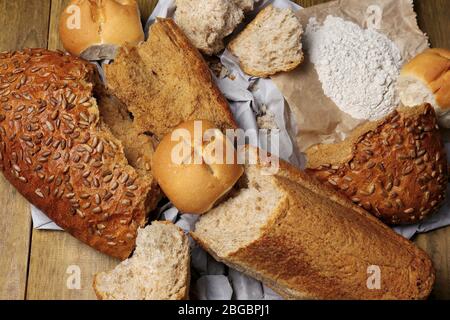 Brot aus nächster Nähe brechen Stockfoto