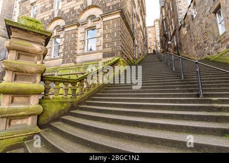 Warriston's Close Staircase in Edinburgh, das die Cockburn Street mit der High Street und der Royal Mile verbindet. Stockfoto