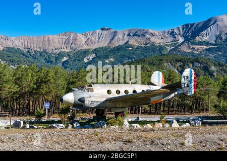 Segelflugzentrum Ubaye bei Barcelonnette. Barcelonnette ist eine Gemeinde im Département Alpes-de-Haute-Provence in Frankreich Stockfoto