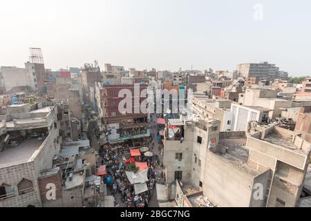 Blick über die Dächer und Straßen von Lahore, Pakistan Stockfoto