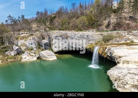 Pazincica Fluss und Wasserfall Zarecki krov im Frühling, Istrien, Kroatien Stockfoto