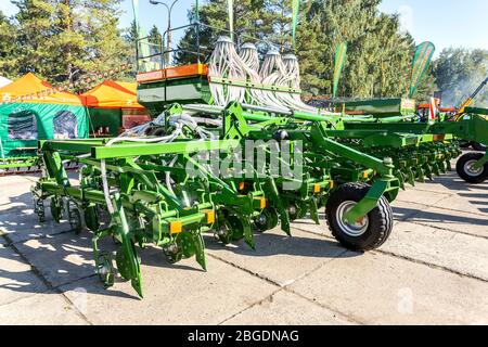 Samara, Russland - 23. September 2017: Verschiedene moderne Landmaschinen auf der jährlichen Wolga Agrar-Industrie-Ausstellung Stockfoto