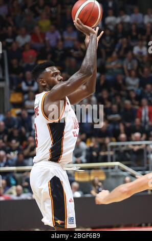 michael moore (virtus roma) während der italienischen Serie A Basketball Championship 2019/20, , Bologna, Italien, 01 Jan 2020 Stockfoto