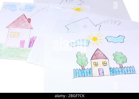 Kinder Zeichnung des Hauses auf dem Tisch, aus der Nähe Stockfoto
